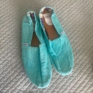 Aqua toms classic slip on shoes women’s 12